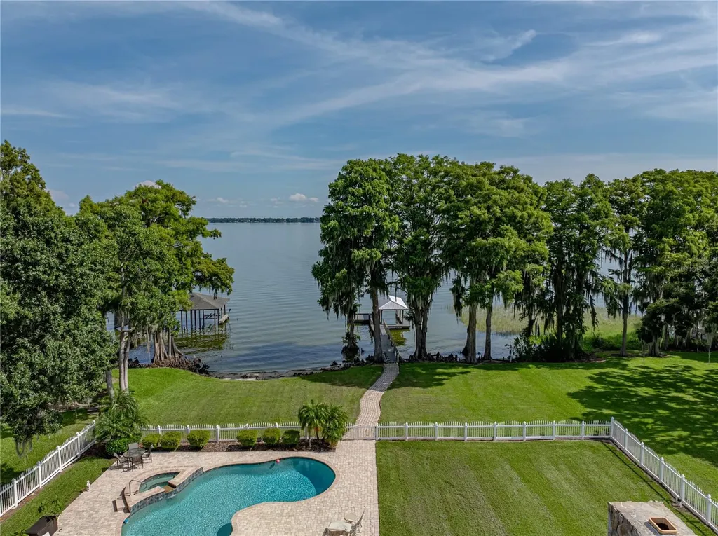 1123 Cypress Point W Winter Haven FL 33884