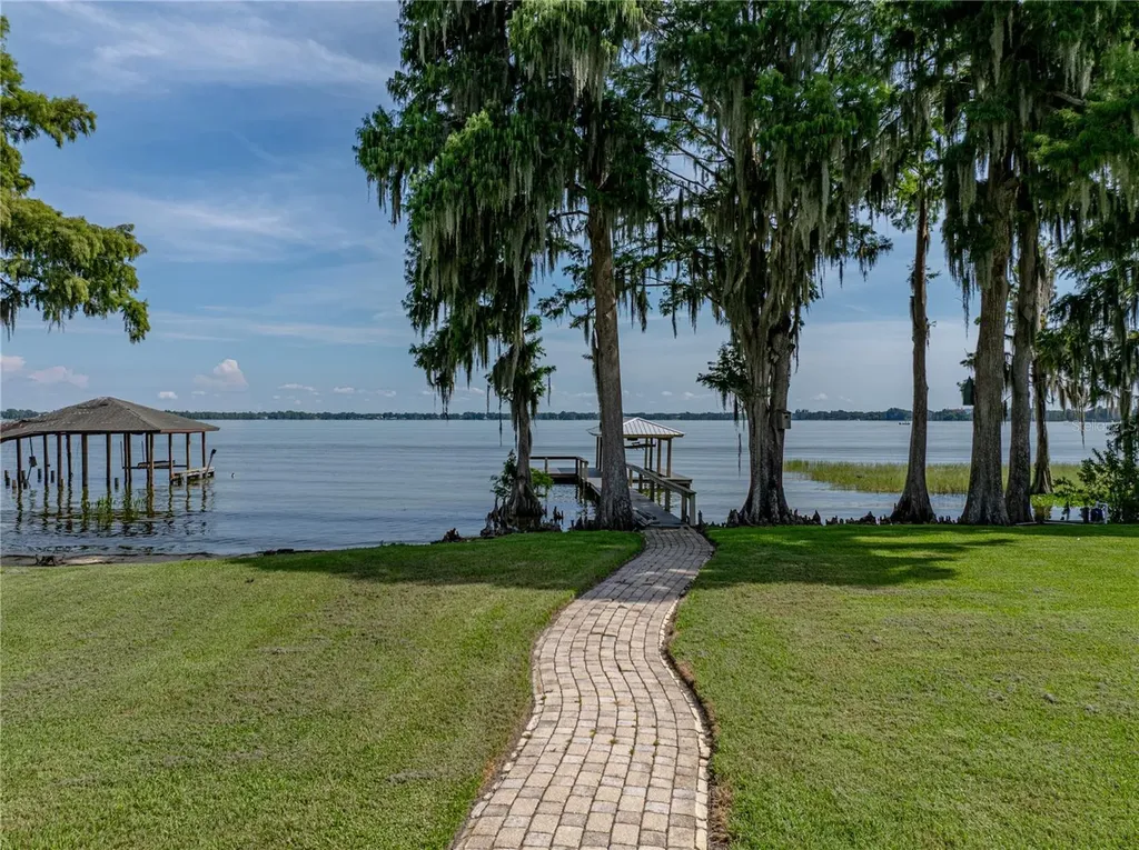 1123 Cypress Point W Winter Haven FL 33884