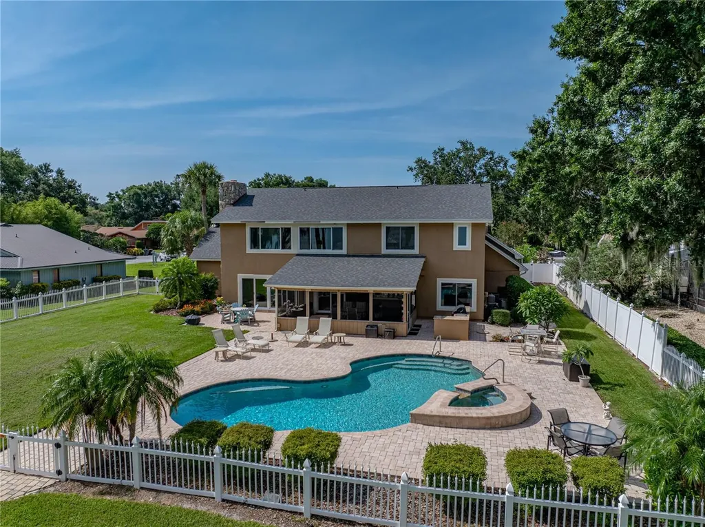 1123 Cypress Point W Winter Haven FL 33884