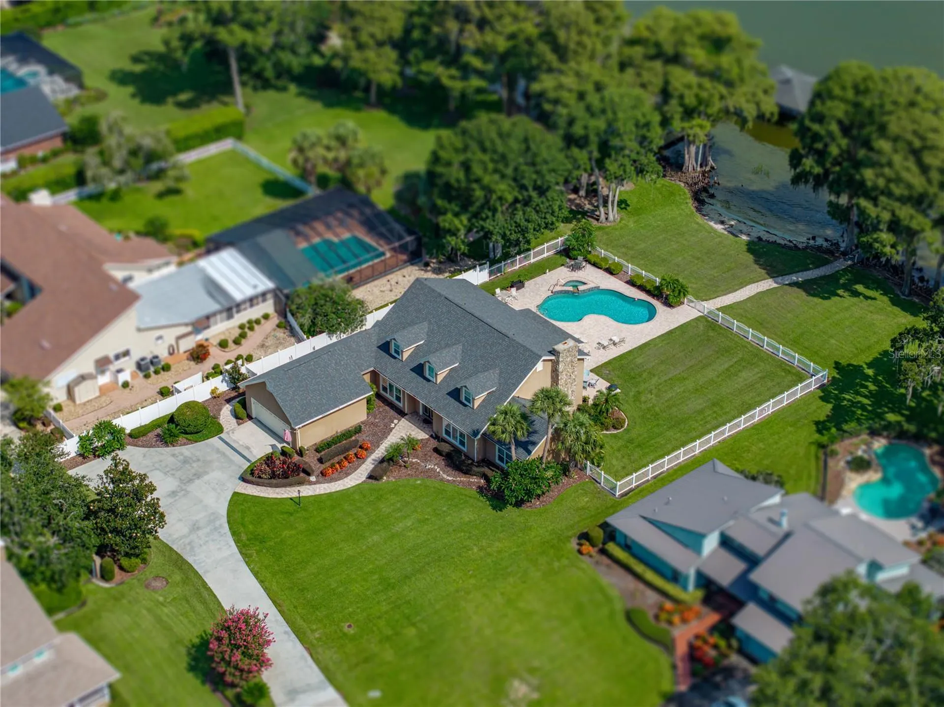 1123 Cypress Point W Winter Haven FL 33884