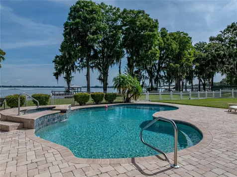 1123 Cypress Point W Winter Haven FL 33884