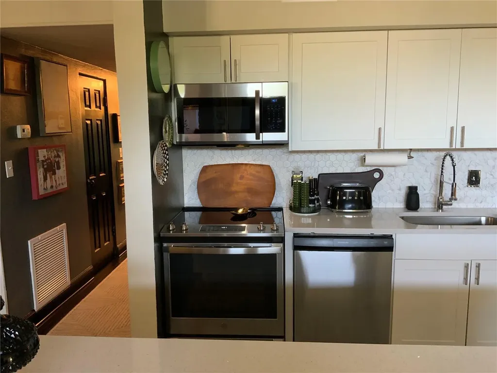 1801 Marilyn Avenue Bradenton FL 34207