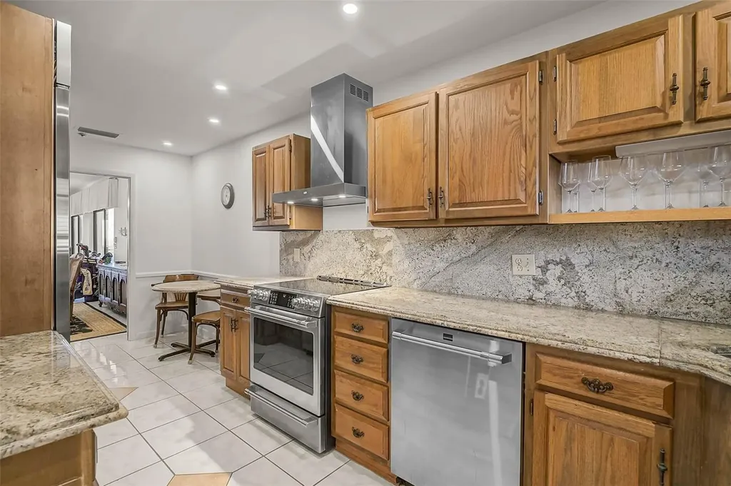 1100 Benjamin Franklin Drive Sarasota FL 34236