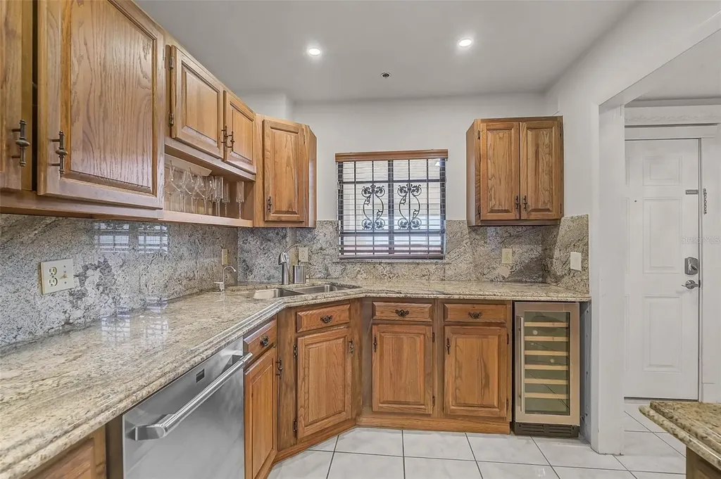 1100 Benjamin Franklin Drive Sarasota FL 34236