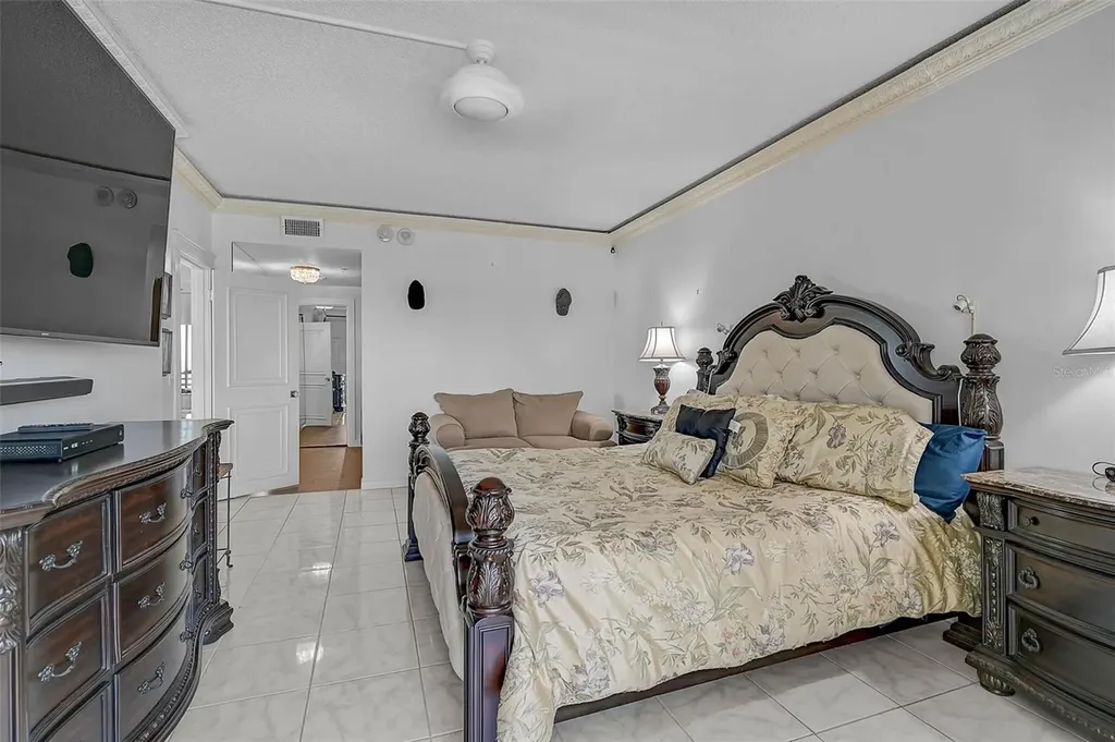 1100 Benjamin Franklin Drive Sarasota FL 34236