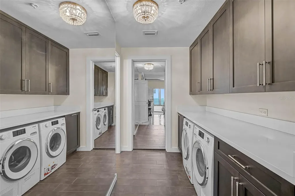 1100 Benjamin Franklin Drive Sarasota FL 34236