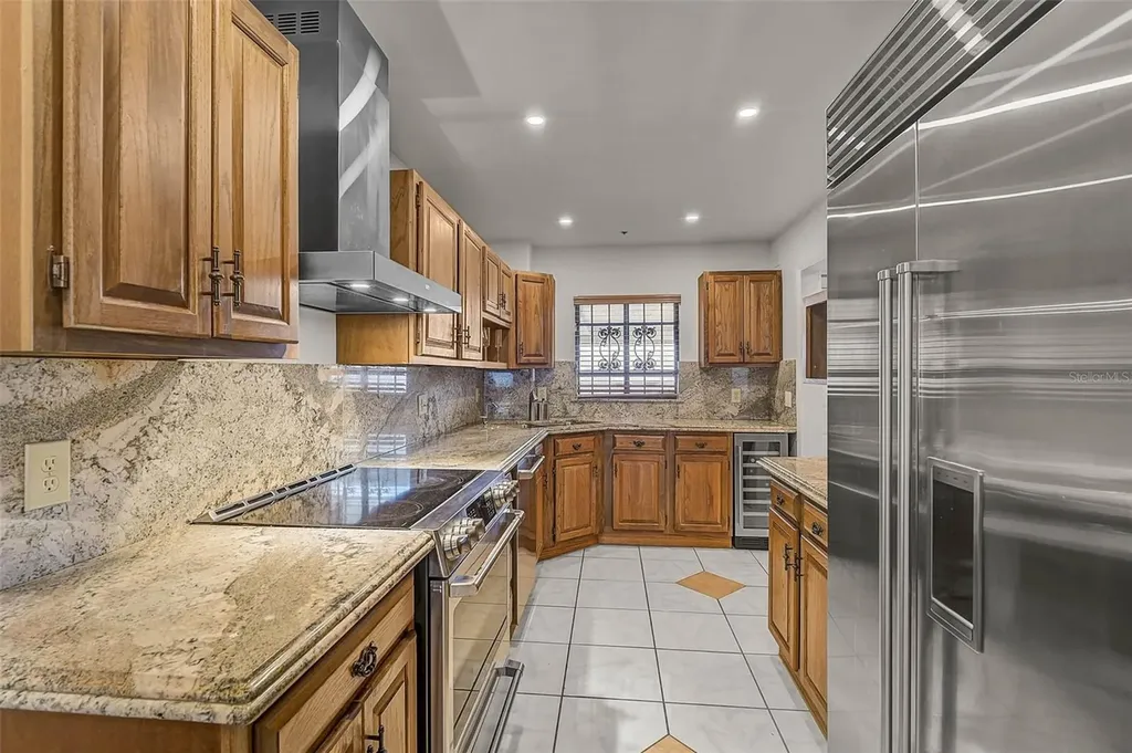 1100 Benjamin Franklin Drive Sarasota FL 34236