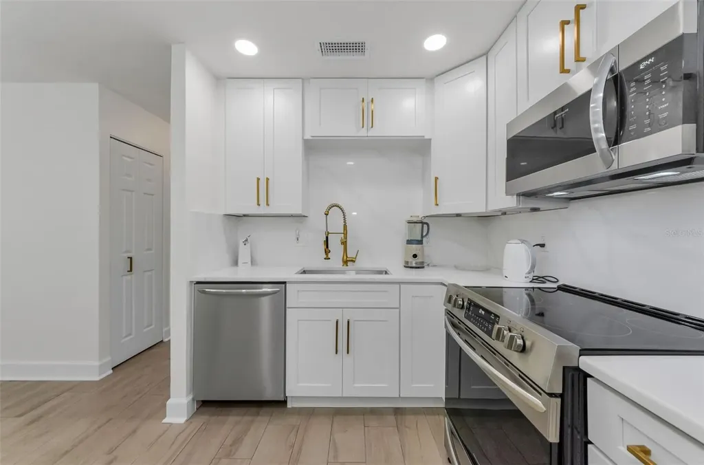 2700 Bayshore Boulevard Dunedin FL 34698