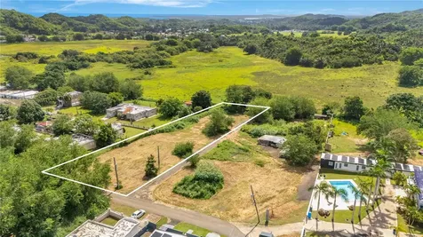 685 Tierras Nuevas Saliente Ward Manati PR 00674
