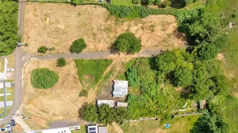 685 Tierras Nuevas Saliente Ward Manati PR 00674