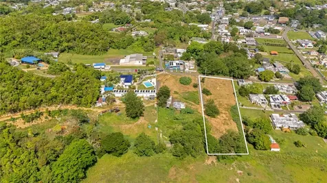 685 Tierras Nuevas Saliente Ward Manati PR 00674