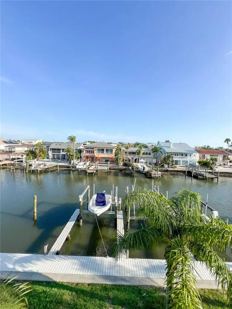 659 Garland Circle Indian Rocks Beach FL 33785