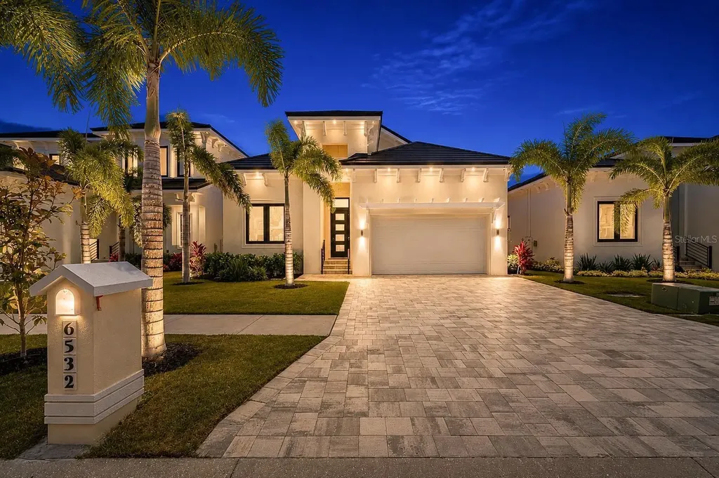 6532 Simone Shores Circle Apollo Beach FL 33572
