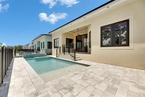 6532 Simone Shores Circle Apollo Beach FL 33572