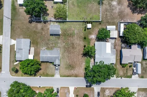 Delaware Avenue St Cloud FL 34769