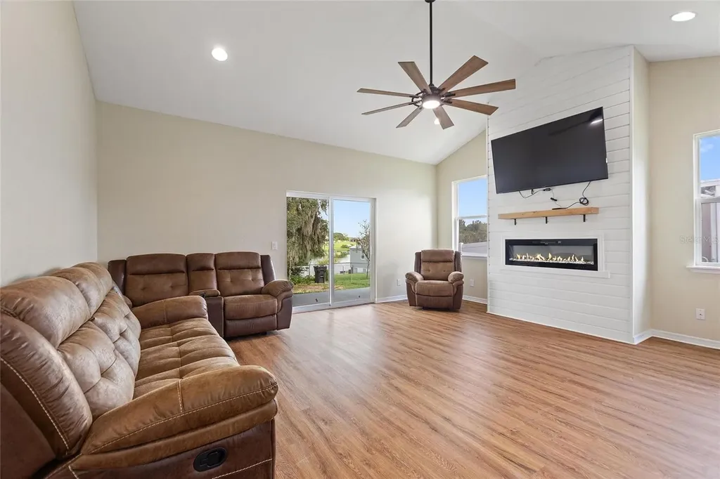 1042 Golden Bough Road Lake Wales FL 33898