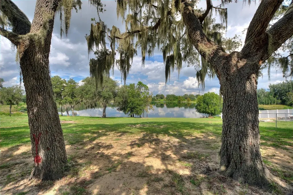 1042 Golden Bough Road Lake Wales FL 33898