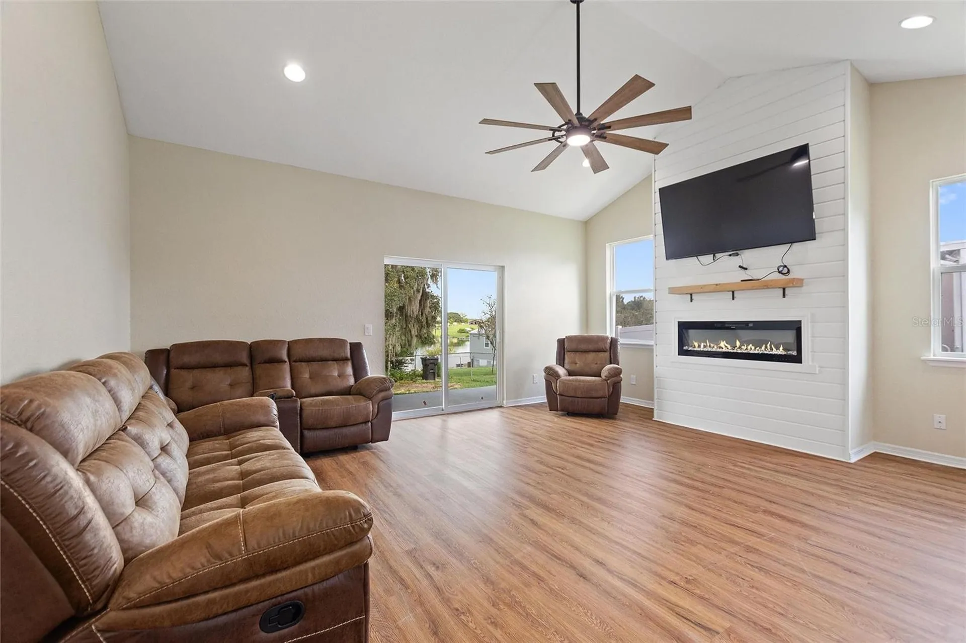 1042 Golden Bough Road Lake Wales FL 33898