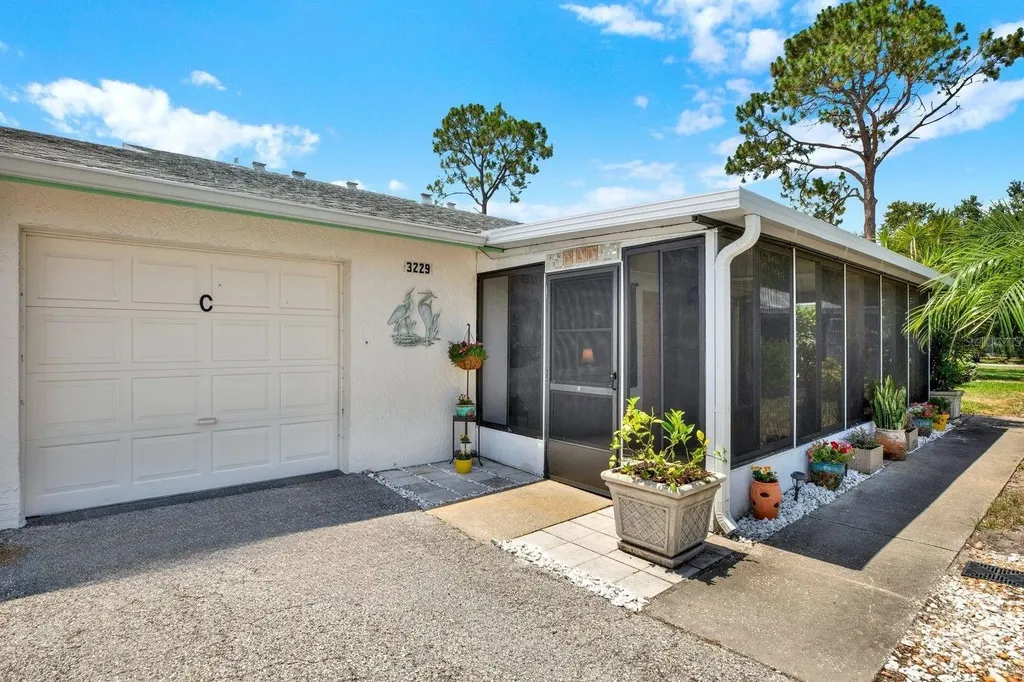 3229 40th Lane S St Petersburg FL 33711
