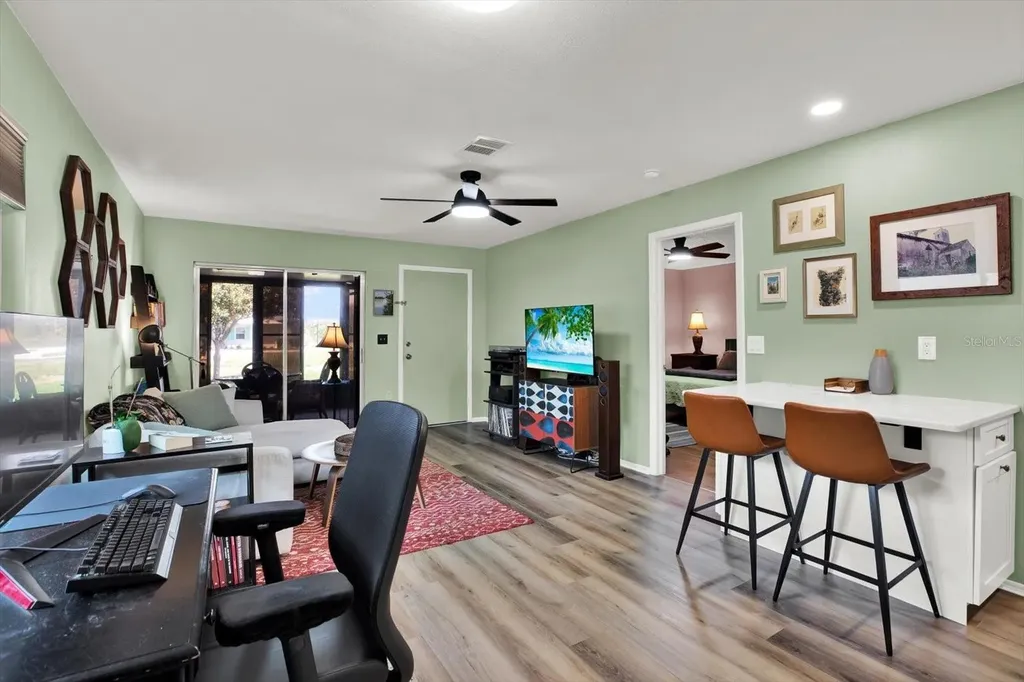 3229 40th Lane S St Petersburg FL 33711