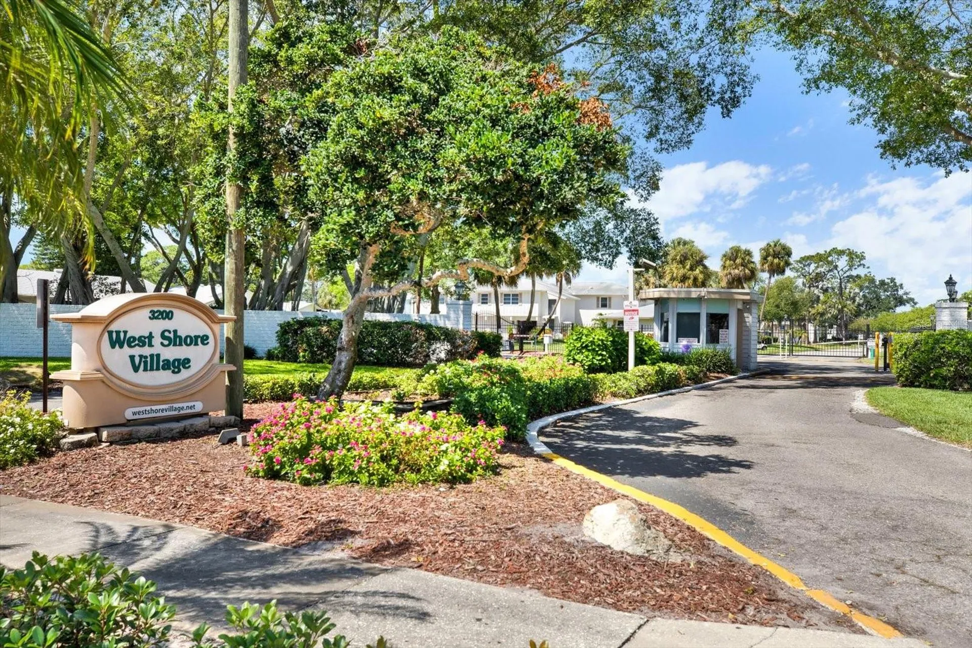 3229 40th Lane S St Petersburg FL 33711