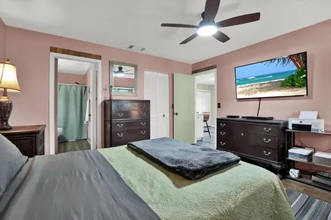 3229 40th Lane S St Petersburg FL 33711