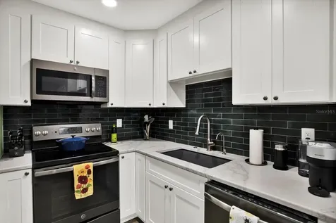 3229 40th Lane S St Petersburg FL 33711