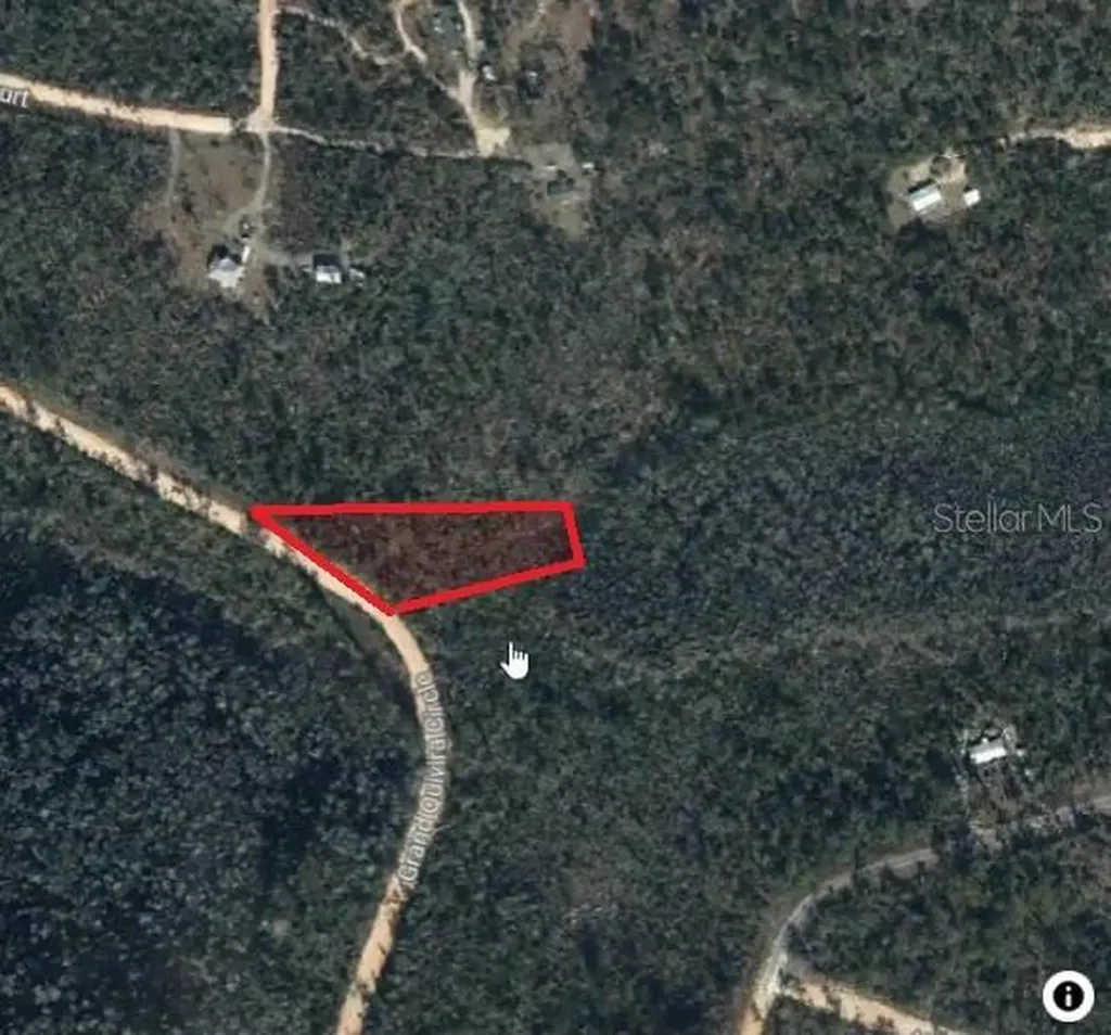 Grand Quiviera Circle Alford FL 32420