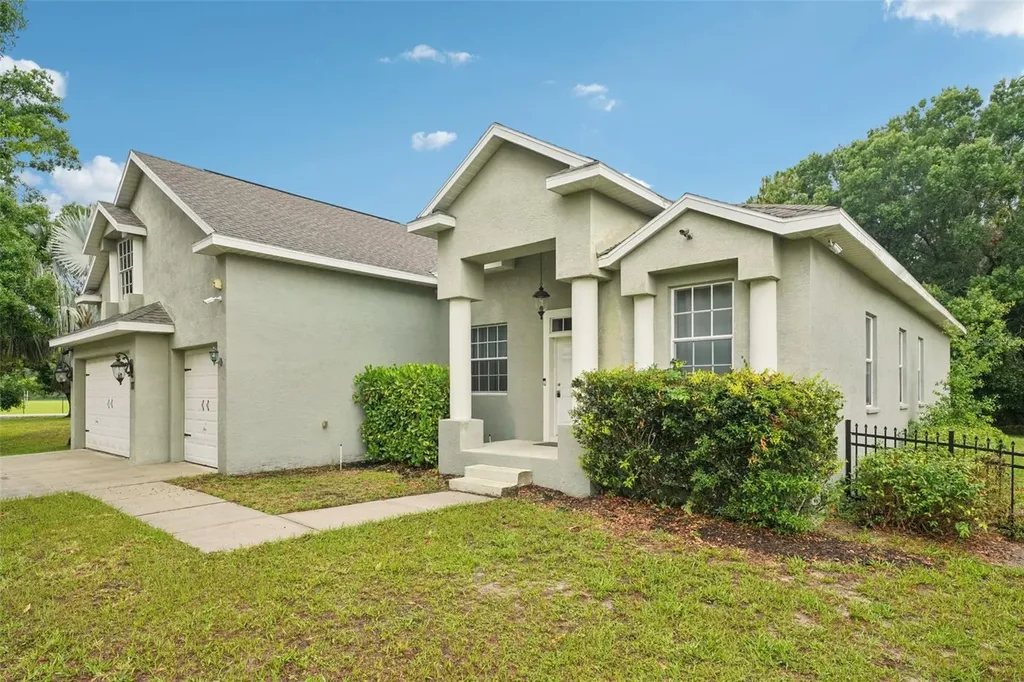 707 9th Avenue SW Ruskin FL 33570