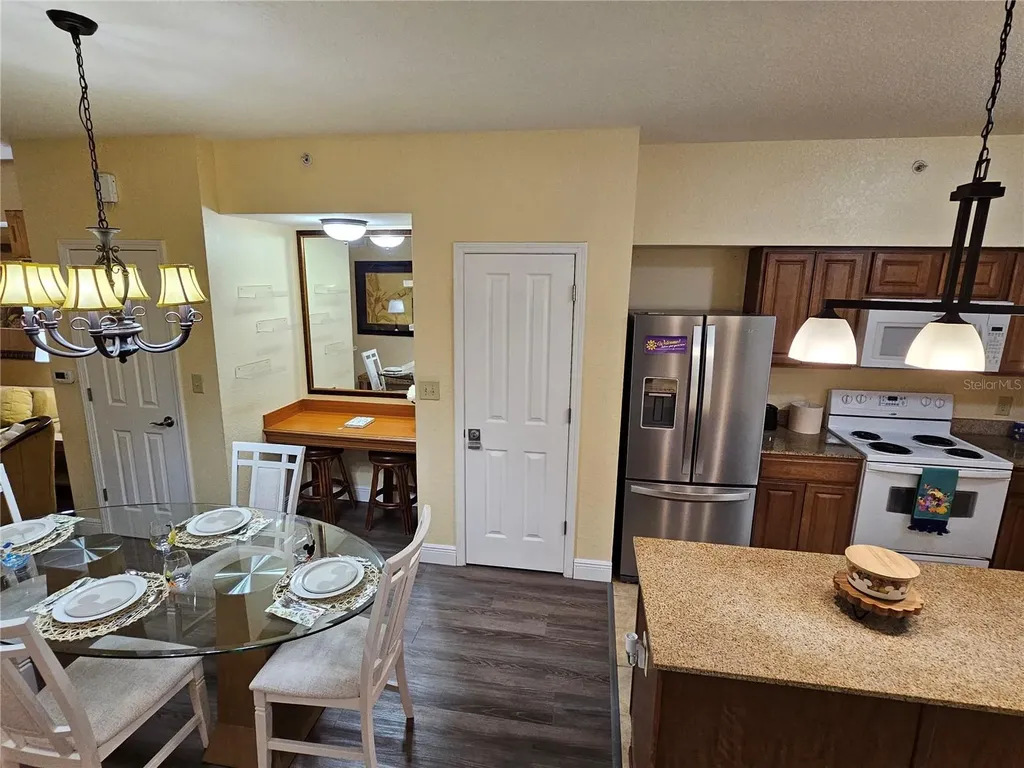 12527 Floridays Resort Drive Orlando FL 32821