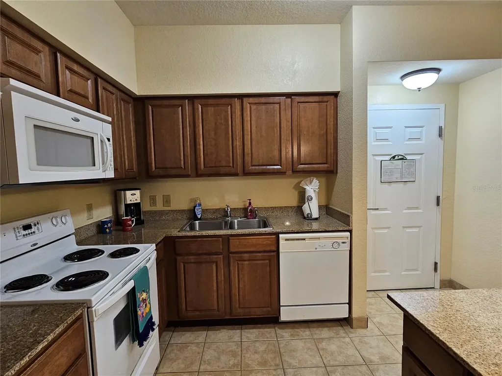 12527 Floridays Resort Drive Orlando FL 32821