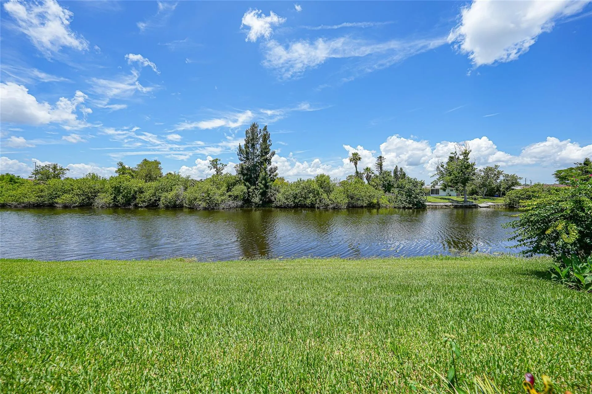 5725 Greenwood Avenue North Port FL 34287