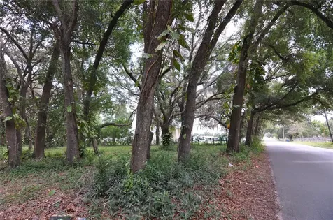 6734 20th Street Zephyrhills FL 33542