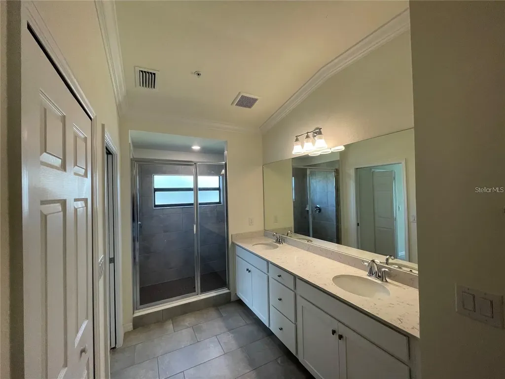 5674 Palmer Circle Bradenton FL 34211