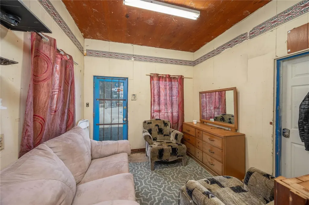 322 S Scenic Highway Lake Wales FL 33853