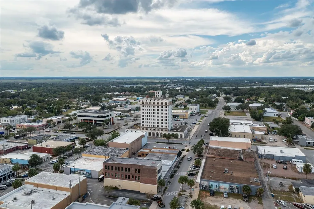 322 S Scenic Highway Lake Wales FL 33853