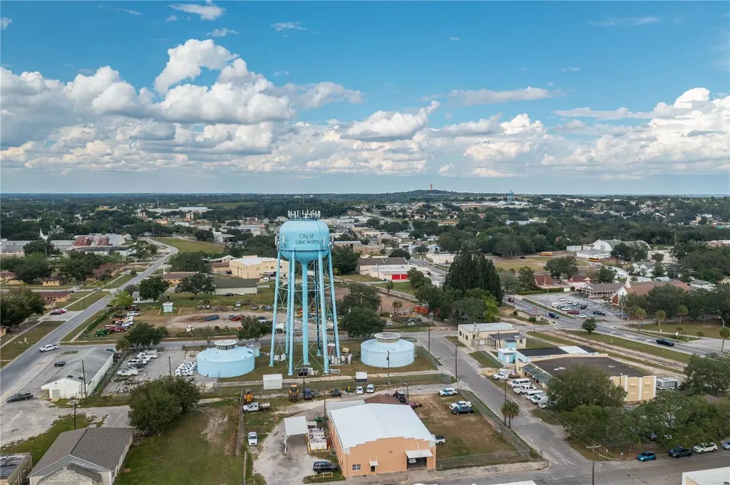 322 S Scenic Highway Lake Wales FL 33853