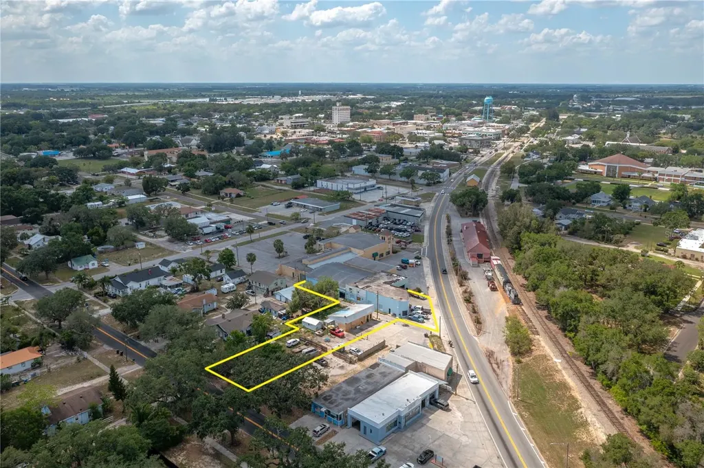 322 S Scenic Highway Lake Wales FL 33853