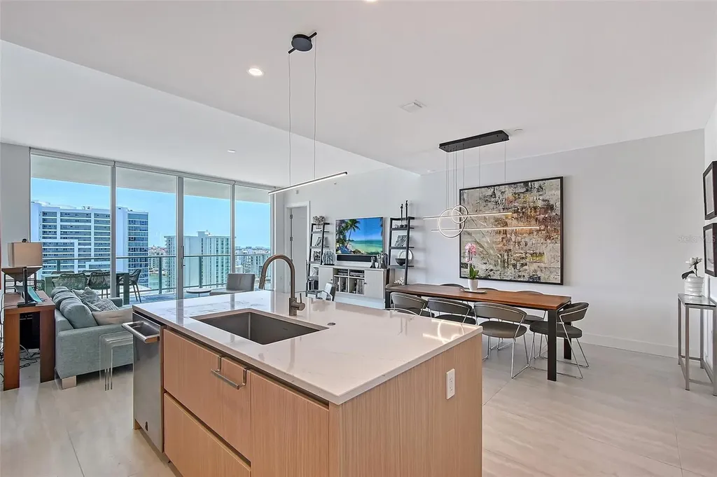 301 Quay Commons Sarasota FL 34236