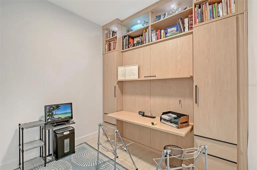 301 Quay Commons Sarasota FL 34236