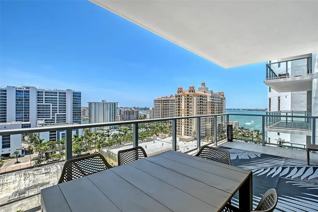 301 Quay Commons Sarasota FL 34236