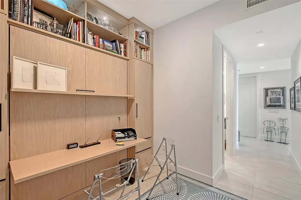 301 Quay Commons Sarasota FL 34236