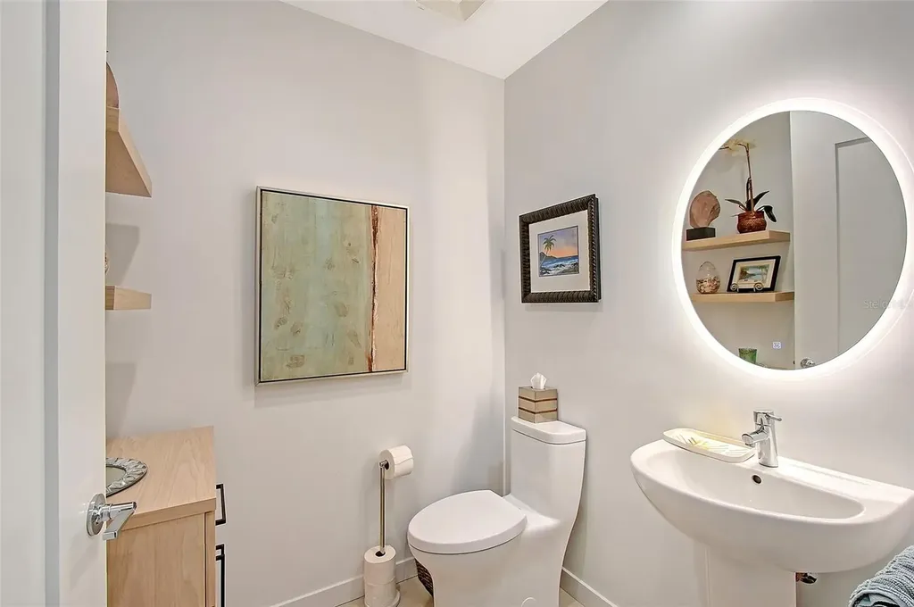 301 Quay Commons Sarasota FL 34236