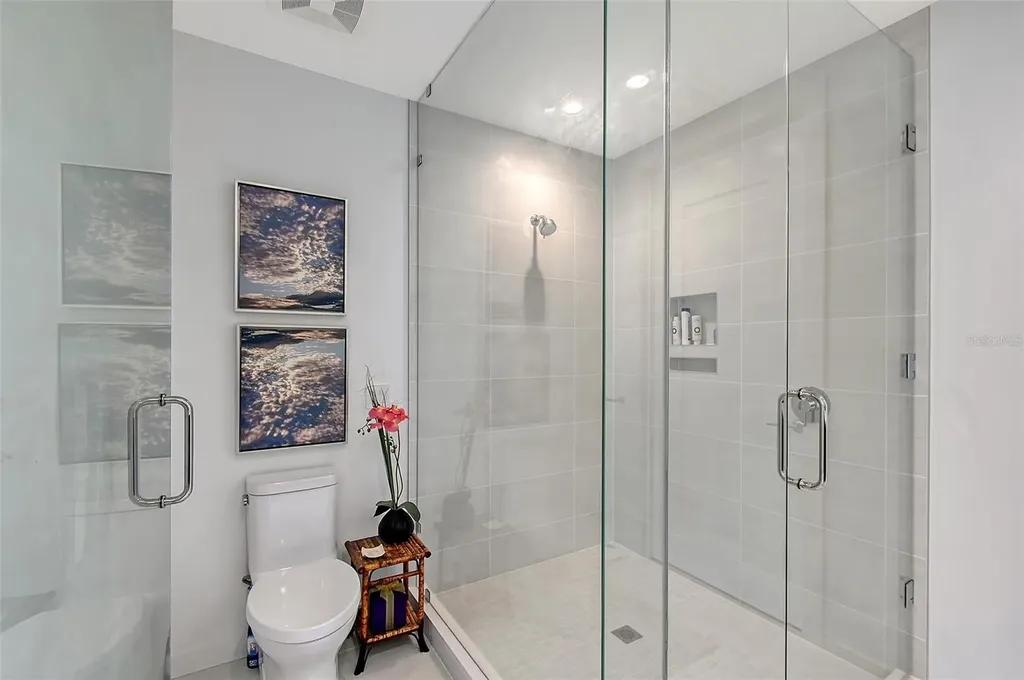 301 Quay Commons Sarasota FL 34236