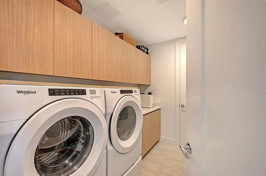 301 Quay Commons Sarasota FL 34236