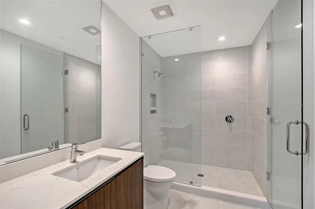 301 Quay Commons Sarasota FL 34236