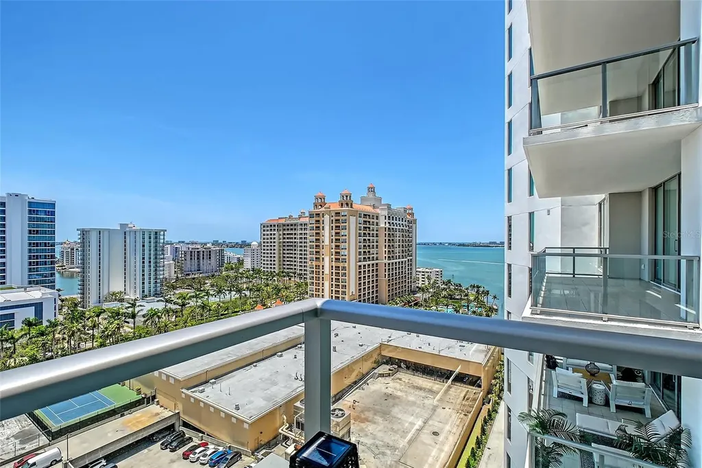 301 Quay Commons Sarasota FL 34236