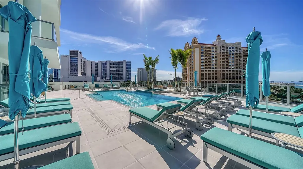 301 Quay Commons Sarasota FL 34236