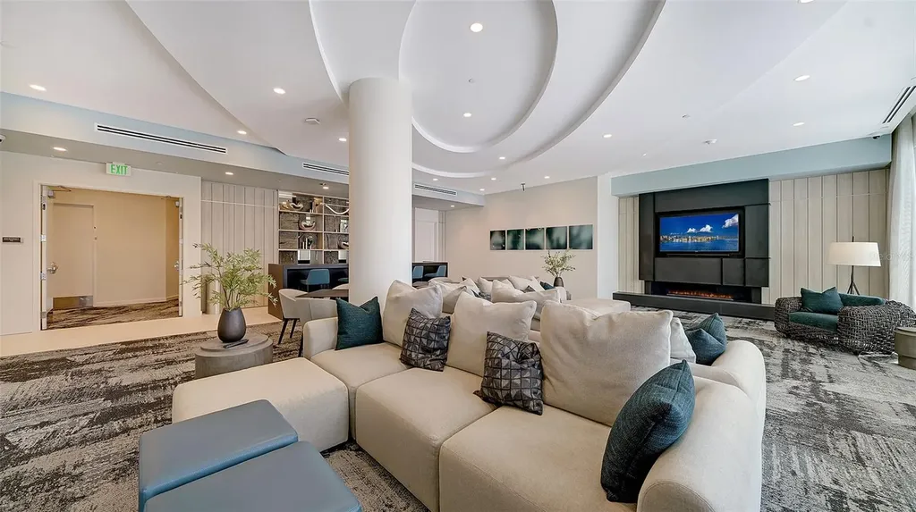 301 Quay Commons Sarasota FL 34236