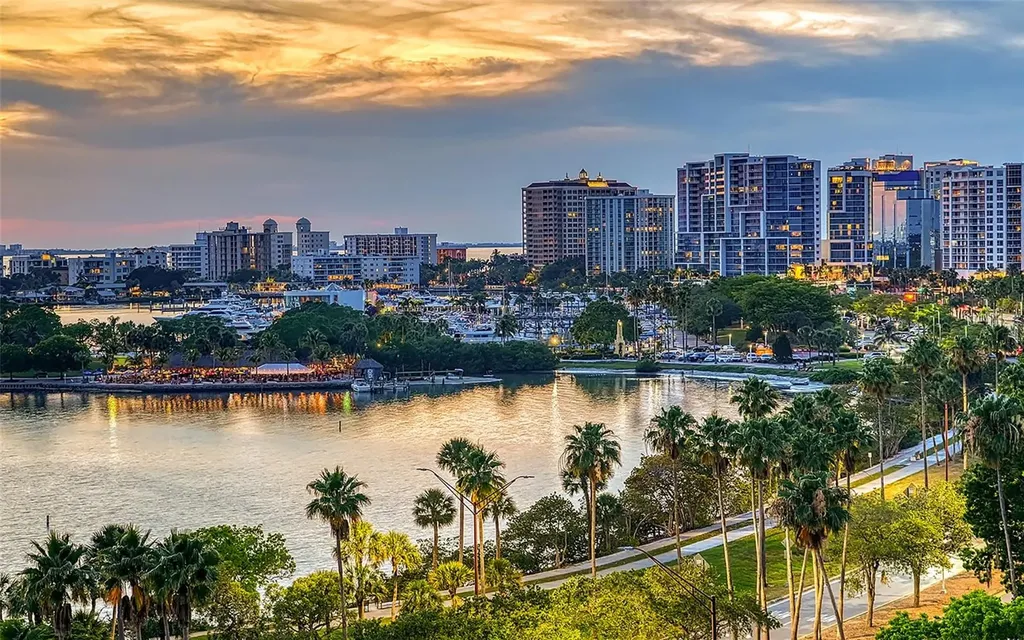 301 Quay Commons Sarasota FL 34236